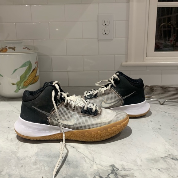 Nike Kyrie Irving Flytrap basketball shoes like new condition size 7 - Picture 4 of 6